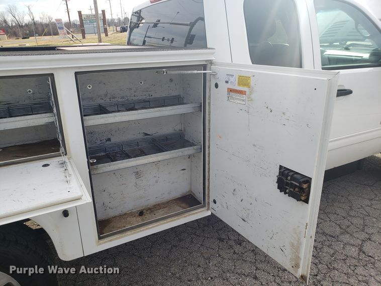 image for item EZ9034 2012 GMC Sierra 2500HD Ext. Cab utility bed pickup truck