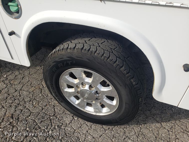 image for item EZ9034 2012 GMC Sierra 2500HD Ext. Cab utility bed pickup truck