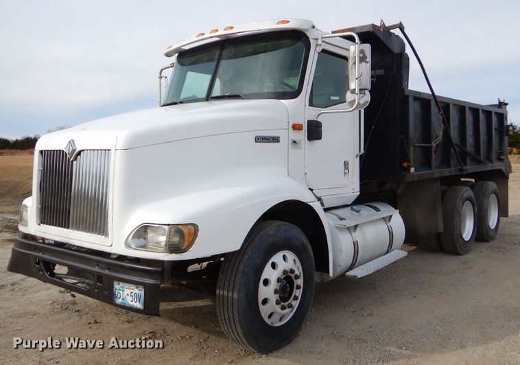 image for item FA9963 2000 International 9200i dump truck