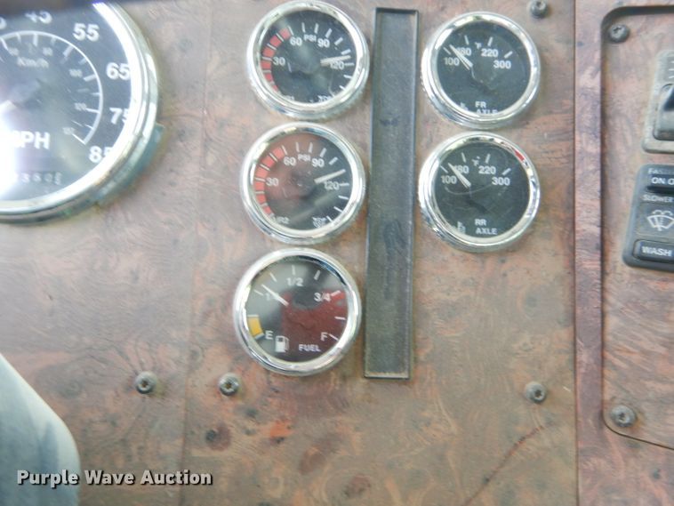 image for item FA9963 2000 International 9200i dump truck