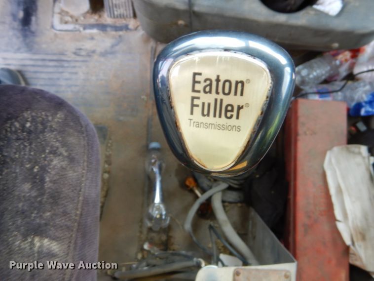 image for item FA9963 2000 International 9200i dump truck