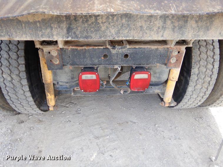 image for item FA9963 2000 International 9200i dump truck