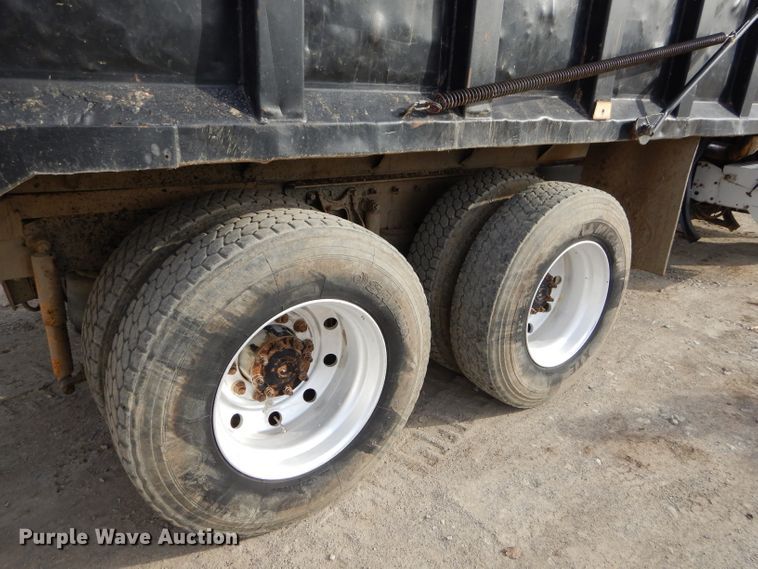 image for item FA9963 2000 International 9200i dump truck