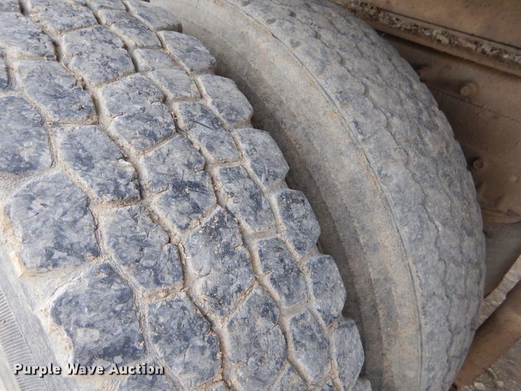 image for item FA9963 2000 International 9200i dump truck