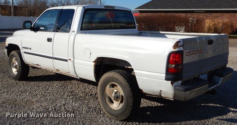 image for item FA9964 2001 Dodge Ram 1500 SLT Quad Cab pickup truck