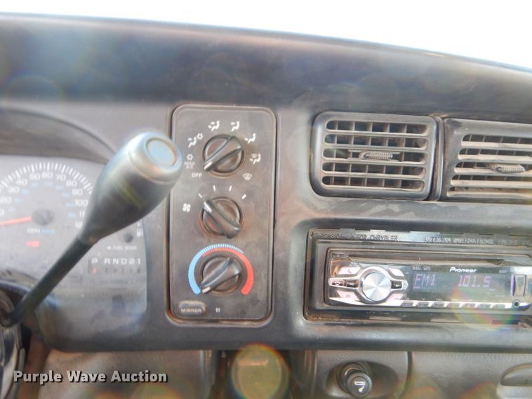 image for item FA9964 2001 Dodge Ram 1500 SLT Quad Cab pickup truck