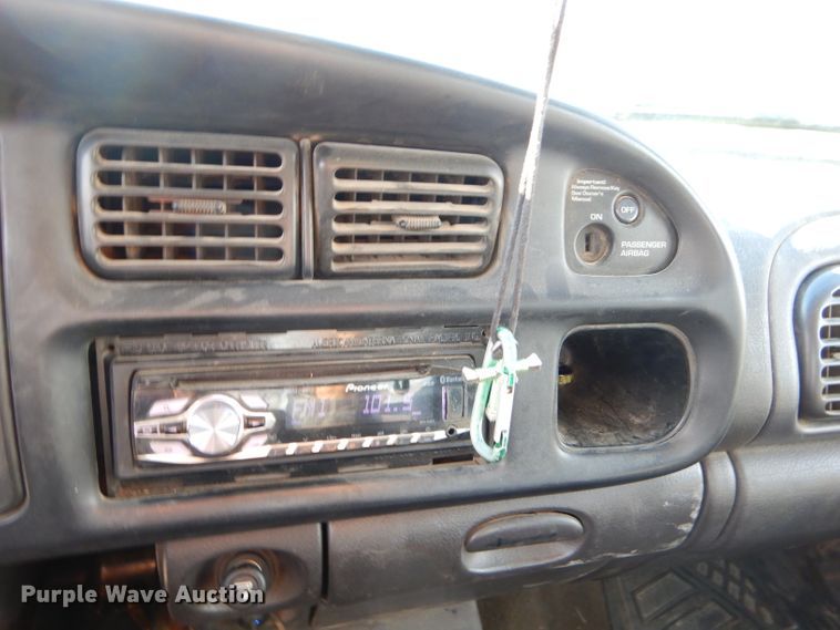 image for item FA9964 2001 Dodge Ram 1500 SLT Quad Cab pickup truck