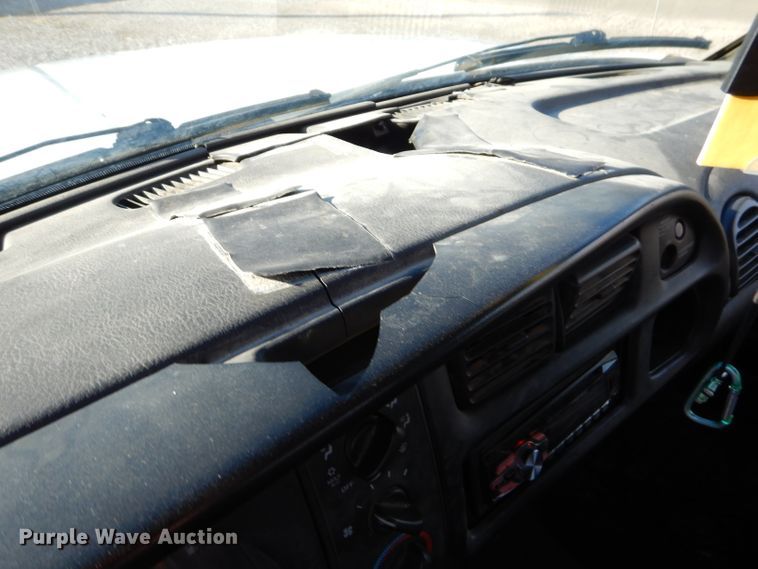 image for item FA9964 2001 Dodge Ram 1500 SLT Quad Cab pickup truck