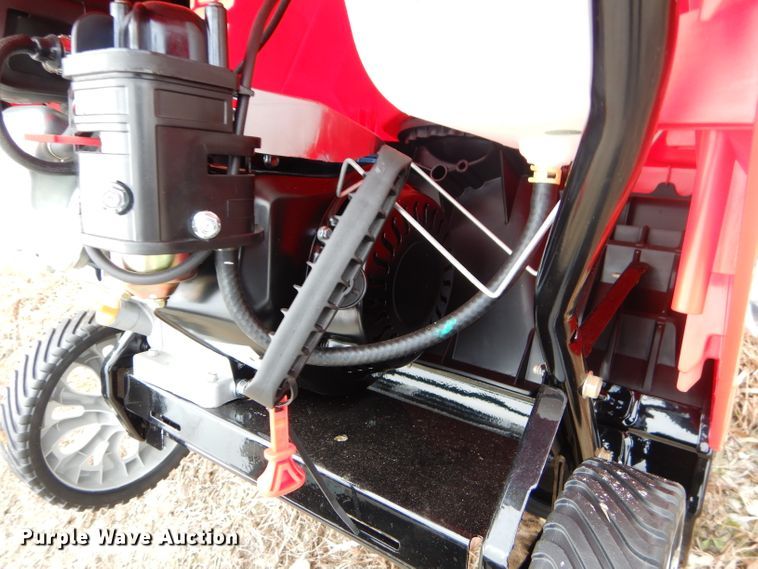 image for item FA9983 Troy-Bilt SQUALL 123R snow blower