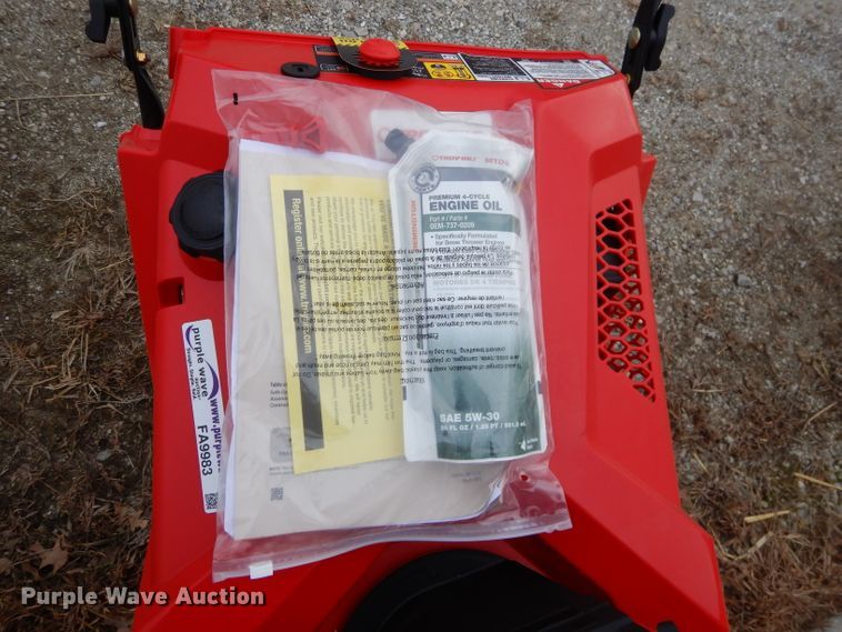 image for item FA9983 Troy-Bilt SQUALL 123R snow blower