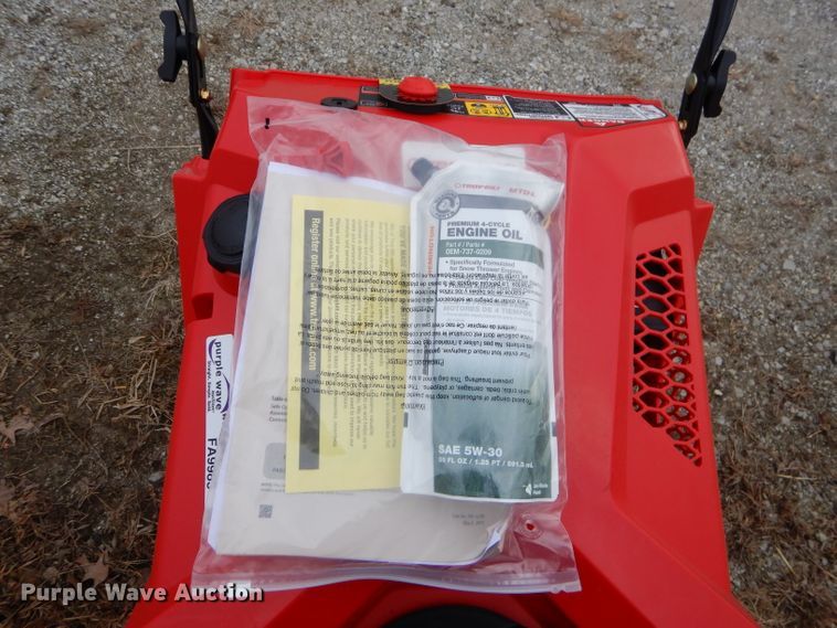 image for item FA9983 Troy-Bilt SQUALL 123R snow blower