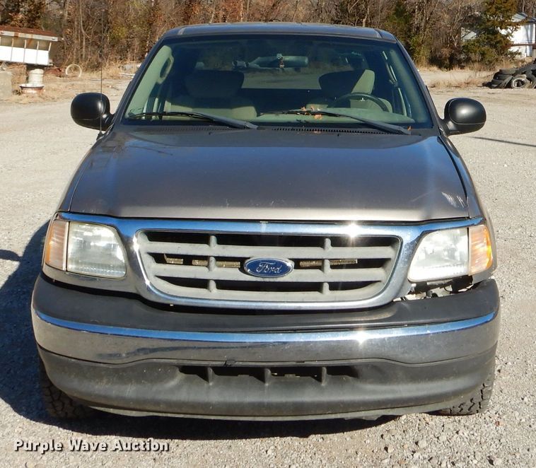 image for item FA9997 2003 Ford F150 XLT SuperCrew pickup truck