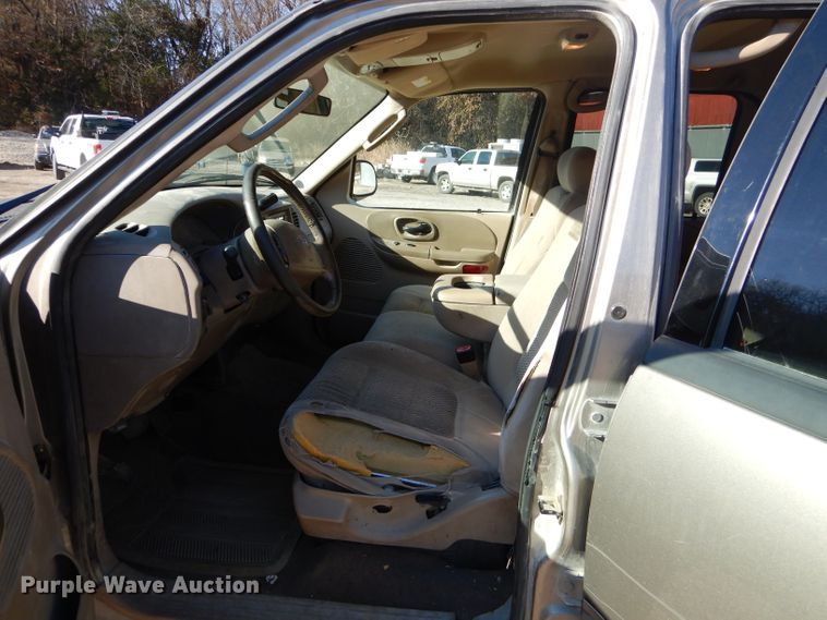 image for item FA9997 2003 Ford F150 XLT SuperCrew pickup truck