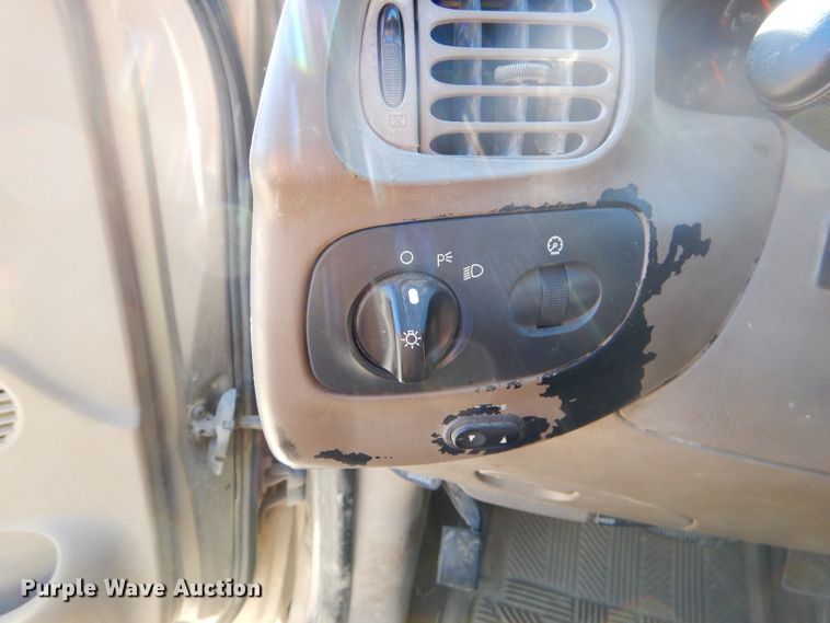 image for item FA9997 2003 Ford F150 XLT SuperCrew pickup truck