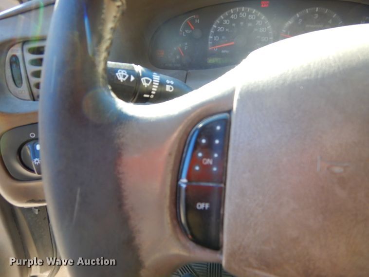 image for item FA9997 2003 Ford F150 XLT SuperCrew pickup truck