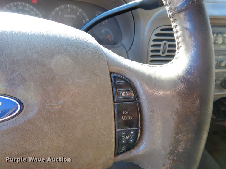 image for item FA9997 2003 Ford F150 XLT SuperCrew pickup truck