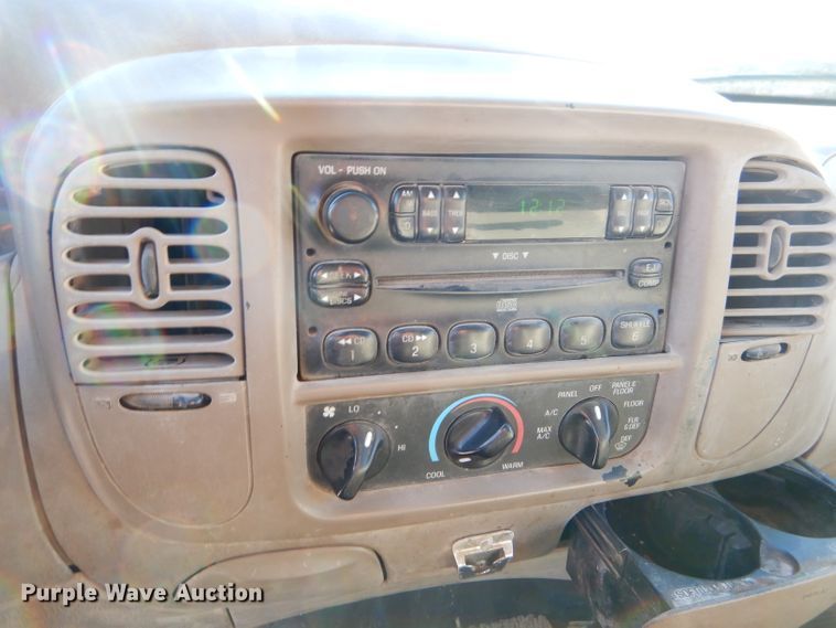 image for item FA9997 2003 Ford F150 XLT SuperCrew pickup truck