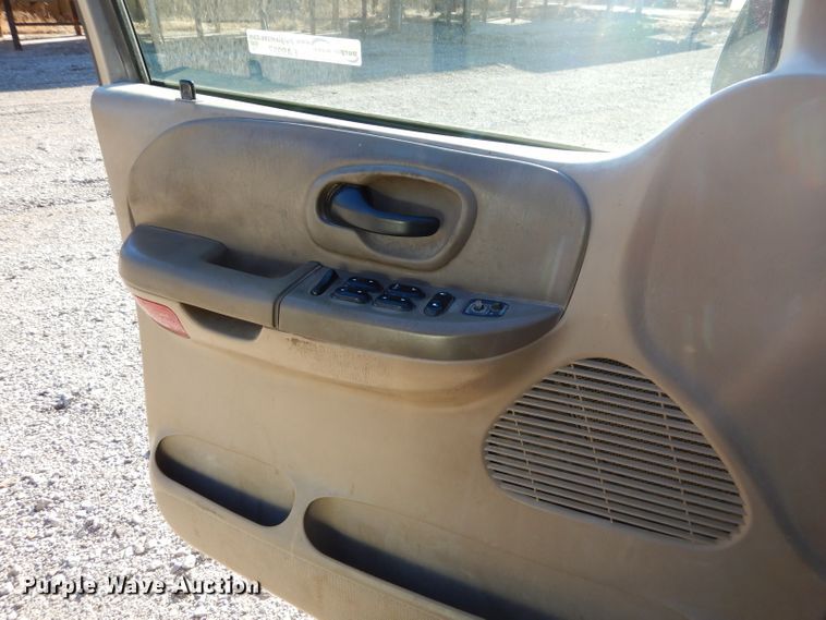 image for item FA9997 2003 Ford F150 XLT SuperCrew pickup truck