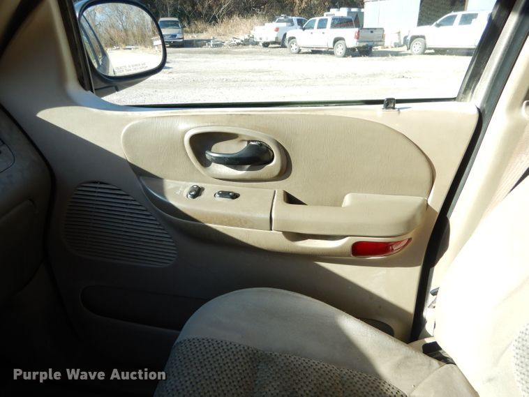 image for item FA9997 2003 Ford F150 XLT SuperCrew pickup truck