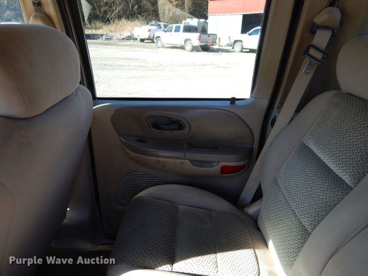 image for item FA9997 2003 Ford F150 XLT SuperCrew pickup truck