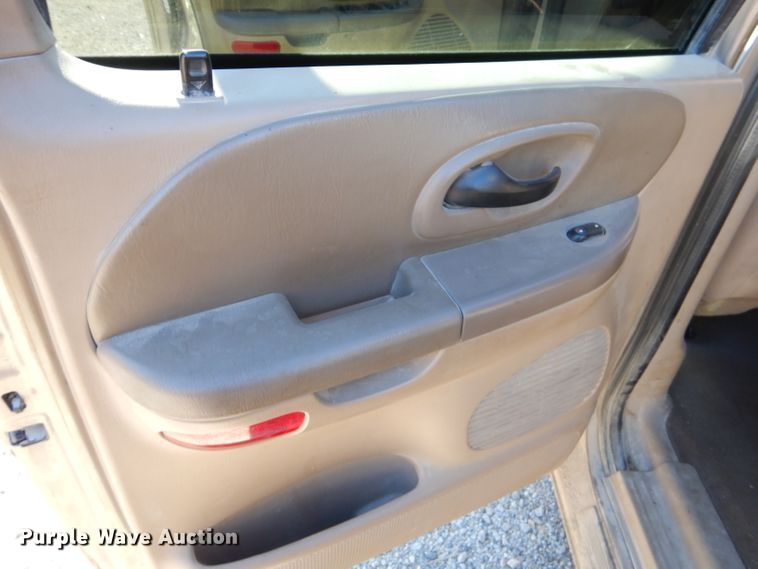 image for item FA9997 2003 Ford F150 XLT SuperCrew pickup truck