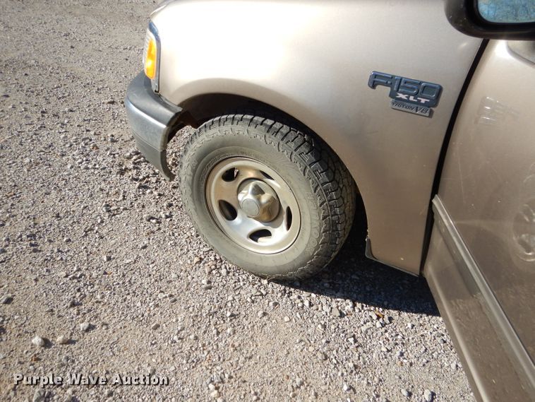 image for item FA9997 2003 Ford F150 XLT SuperCrew pickup truck