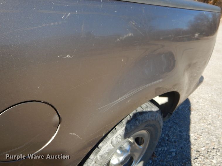 image for item FA9997 2003 Ford F150 XLT SuperCrew pickup truck