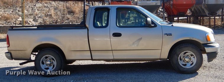 image for item FA9998 2000 Ford F150 XL SuperCab pickup truck