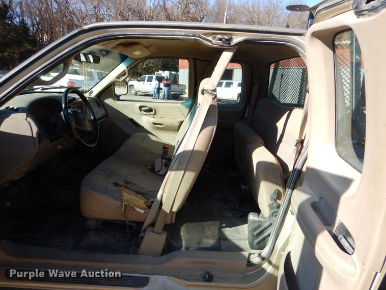 image for item FA9998 2000 Ford F150 XL SuperCab pickup truck