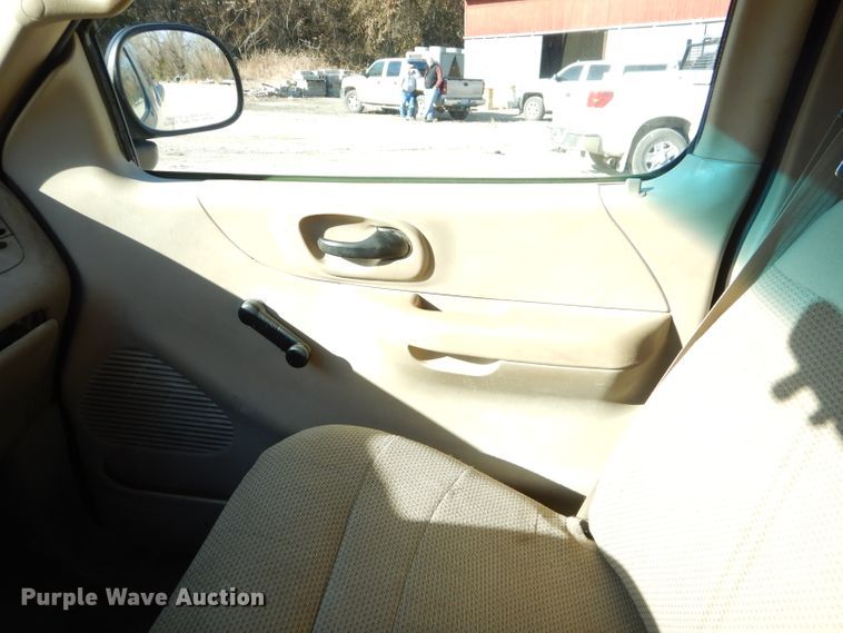 image for item FA9998 2000 Ford F150 XL SuperCab pickup truck