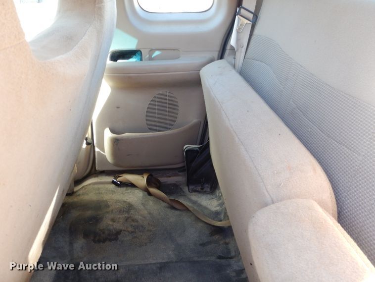 image for item FA9998 2000 Ford F150 XL SuperCab pickup truck