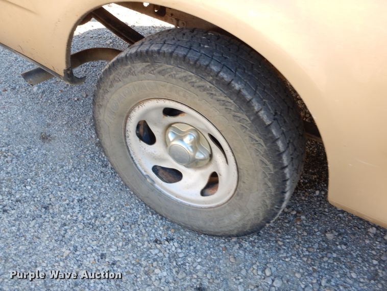 image for item FA9998 2000 Ford F150 XL SuperCab pickup truck