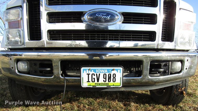 image for item FD9315 2008 Ford F450 Super Duty Crew Cab flatbed truck