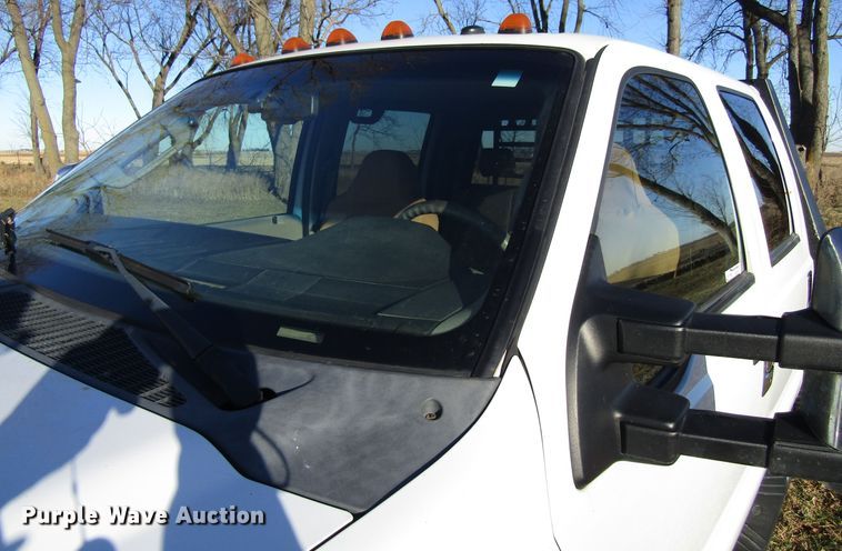 image for item FD9315 2008 Ford F450 Super Duty Crew Cab flatbed truck