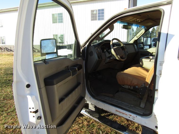 image for item FD9315 2008 Ford F450 Super Duty Crew Cab flatbed truck