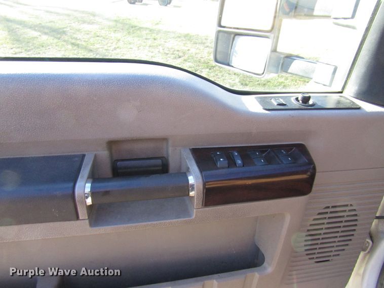 image for item FD9315 2008 Ford F450 Super Duty Crew Cab flatbed truck