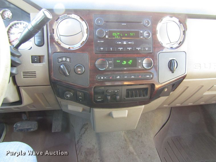 image for item FD9315 2008 Ford F450 Super Duty Crew Cab flatbed truck