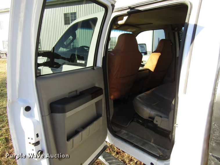 image for item FD9315 2008 Ford F450 Super Duty Crew Cab flatbed truck