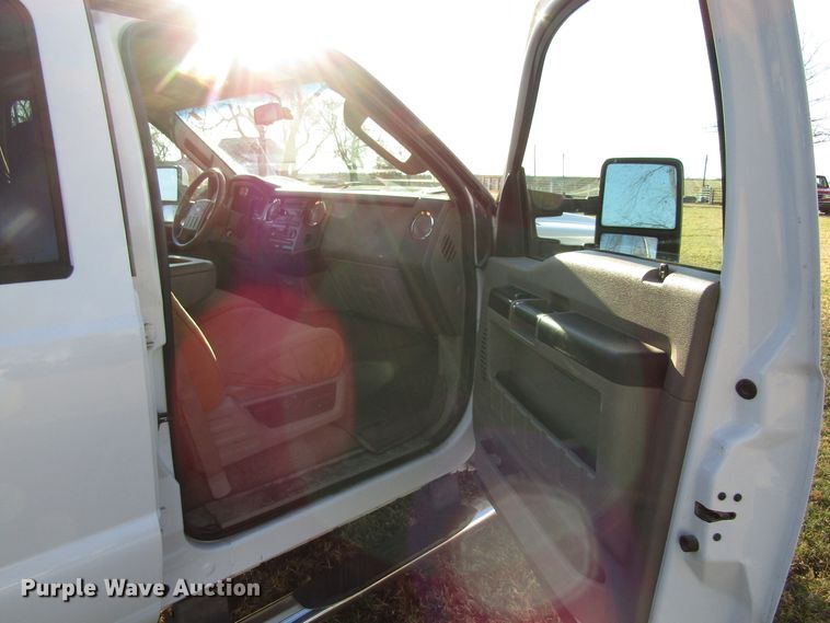 image for item FD9315 2008 Ford F450 Super Duty Crew Cab flatbed truck