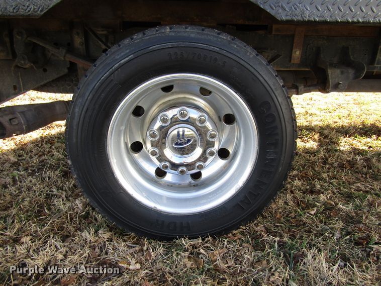 image for item FD9315 2008 Ford F450 Super Duty Crew Cab flatbed truck