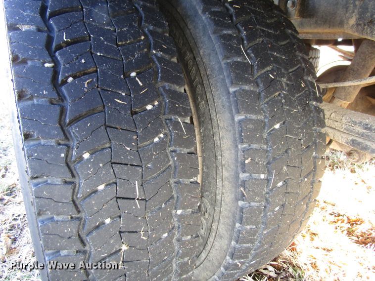 image for item FD9315 2008 Ford F450 Super Duty Crew Cab flatbed truck