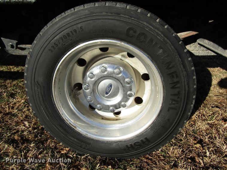 image for item FD9315 2008 Ford F450 Super Duty Crew Cab flatbed truck