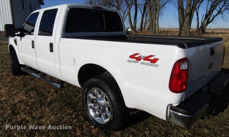 image for item FD9316 2008 Ford F250 Super Duty Crew Cab pickup truck