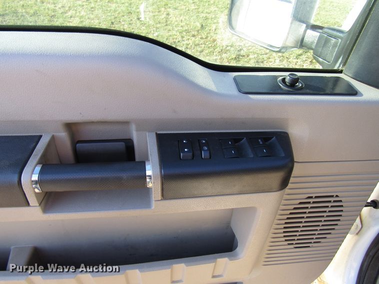 image for item FD9316 2008 Ford F250 Super Duty Crew Cab pickup truck