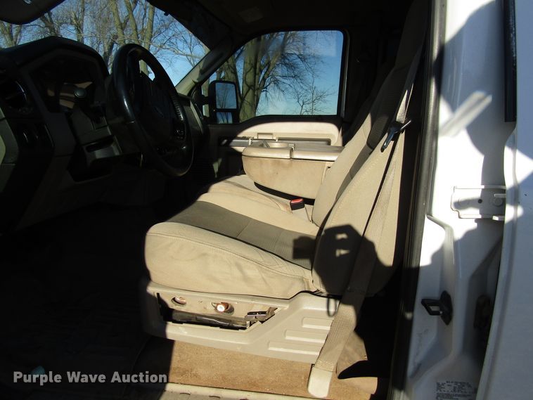 image for item FD9316 2008 Ford F250 Super Duty Crew Cab pickup truck