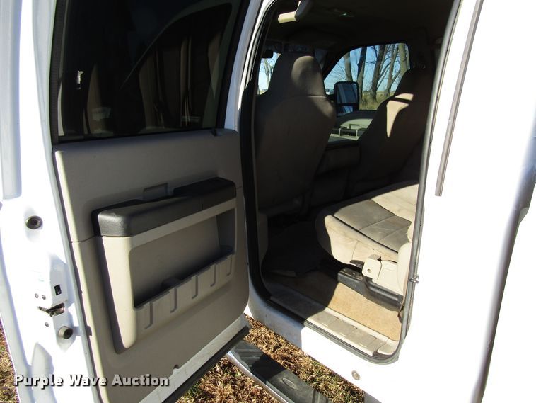 image for item FD9316 2008 Ford F250 Super Duty Crew Cab pickup truck