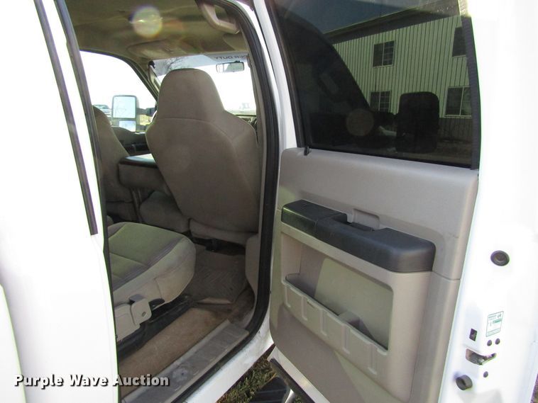 image for item FD9316 2008 Ford F250 Super Duty Crew Cab pickup truck