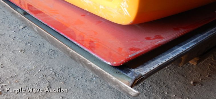 image for item FD9583 (2) bed covers