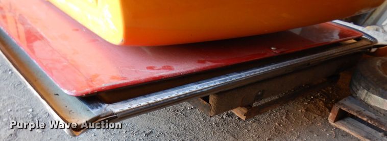 image for item FD9583 (2) bed covers