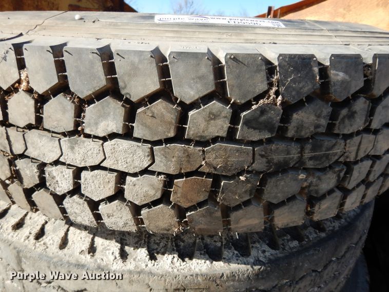 image for item FD9596 (2) Fidelity 10.00R20 tires